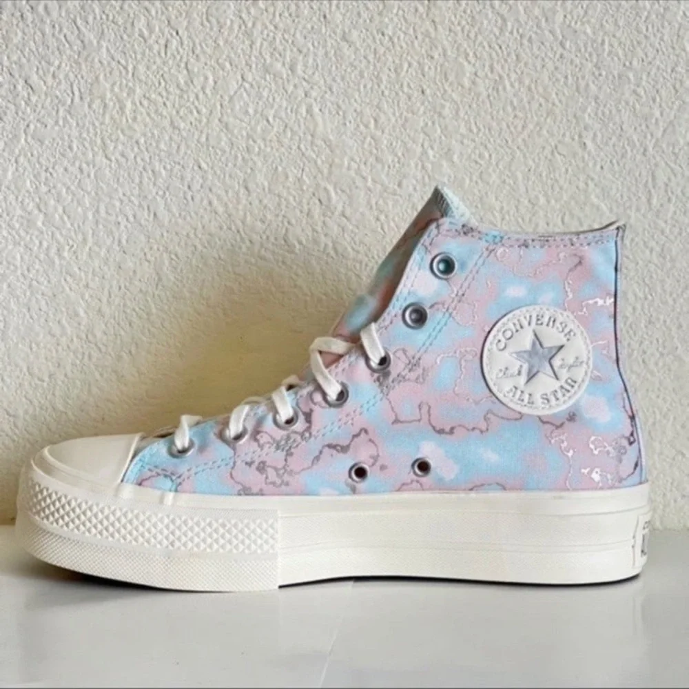 Converse CTAS LIFT Platform Women's High-Top Sneakers - Blue and‎ White